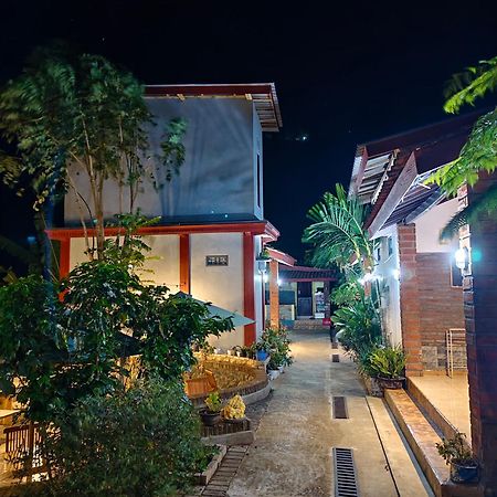 Kopikuin Bromo Homestay Probolinggo Exterior photo